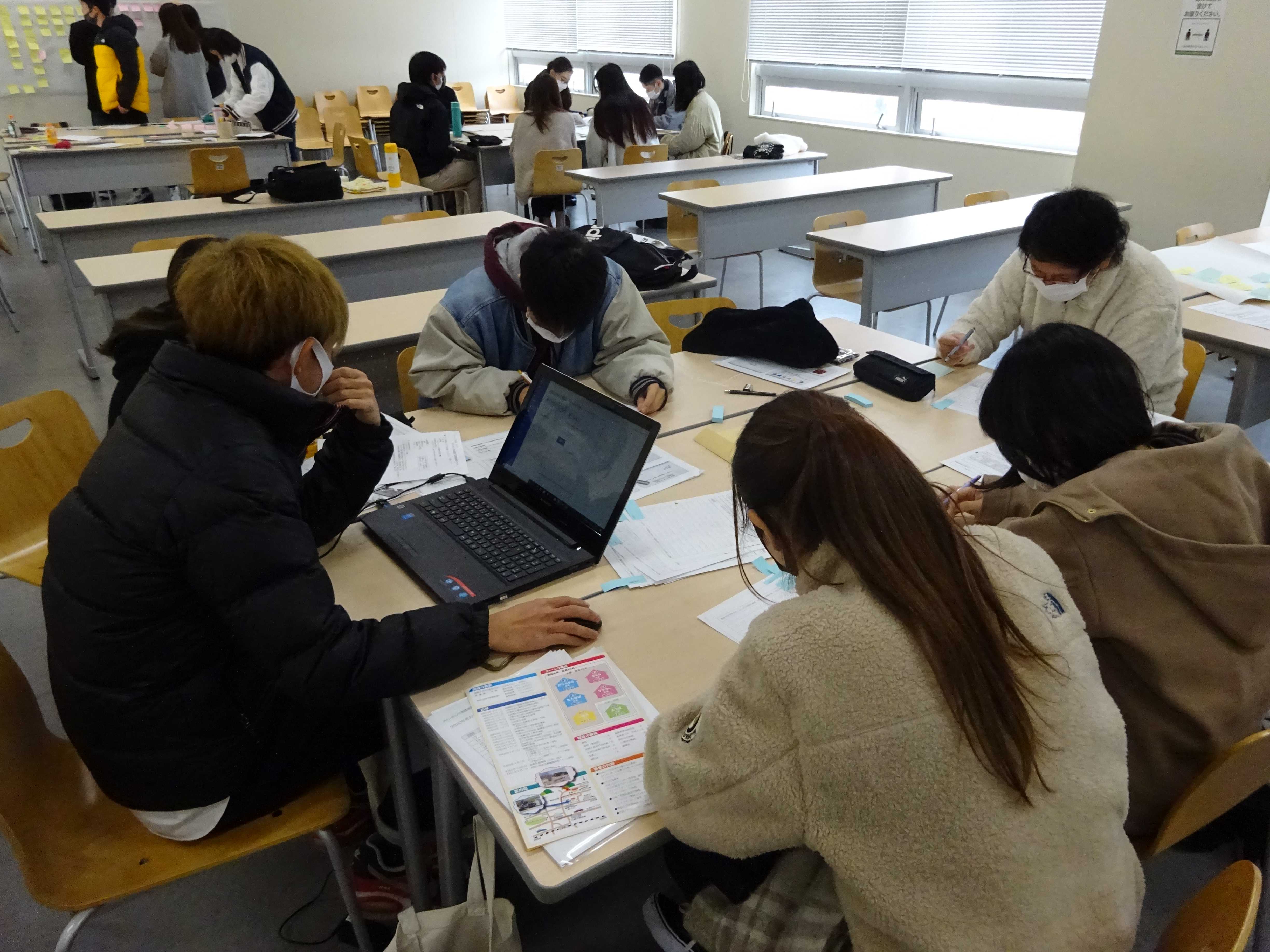 【心理カウンセリング学科】 授業紹介「カウンセリング実践演習」 施設見学実習からの学びとは？｜子ども学部 心理